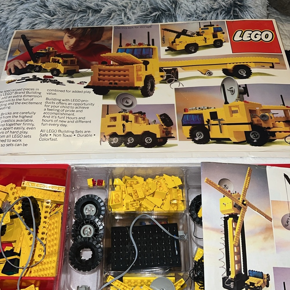 Vintage 1980 Lego Universal Building Set with motor 744 - Picture 2 of 16